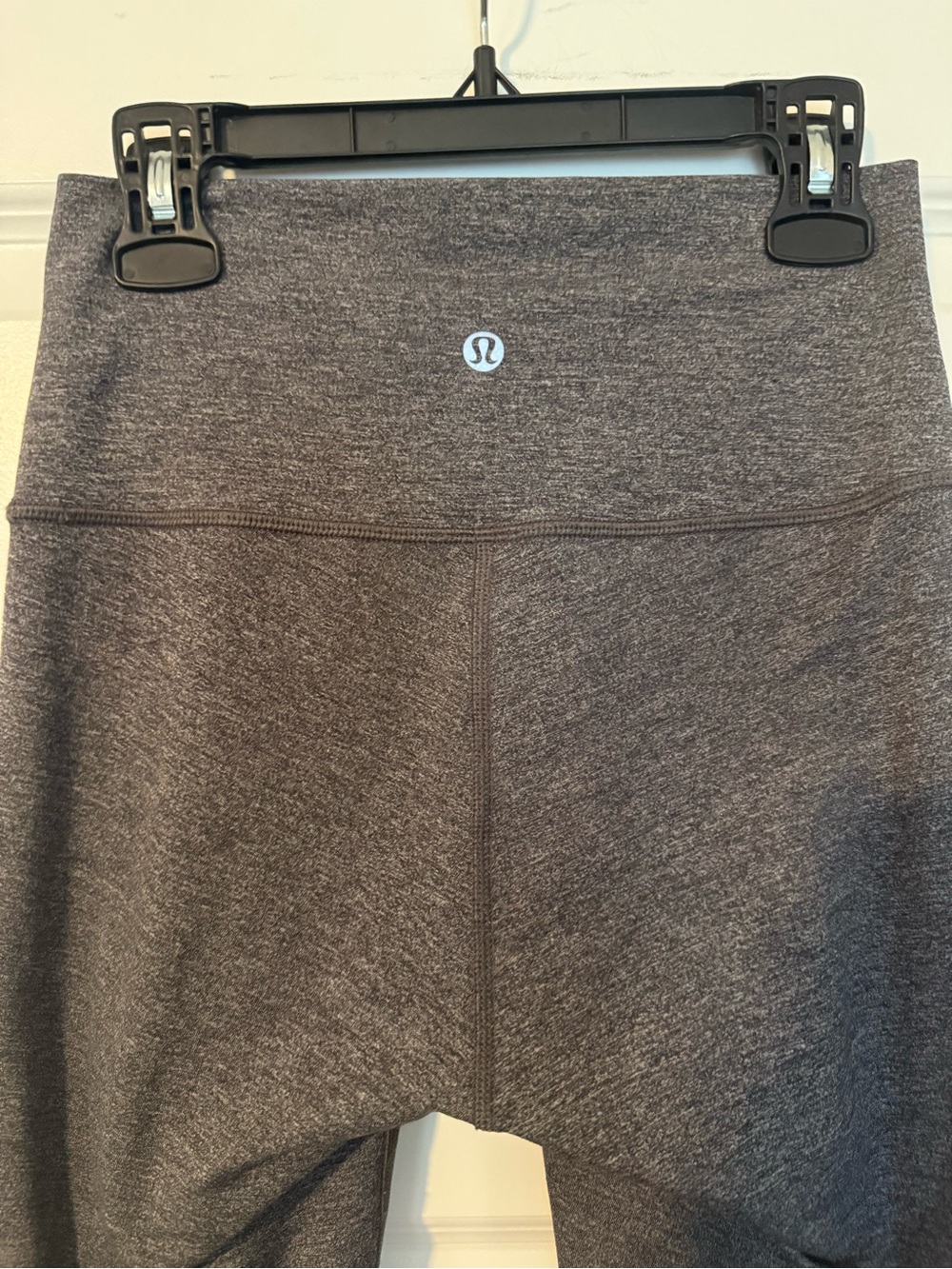 Lululemon High-Rise Heathered Gray capri Leggings size 4